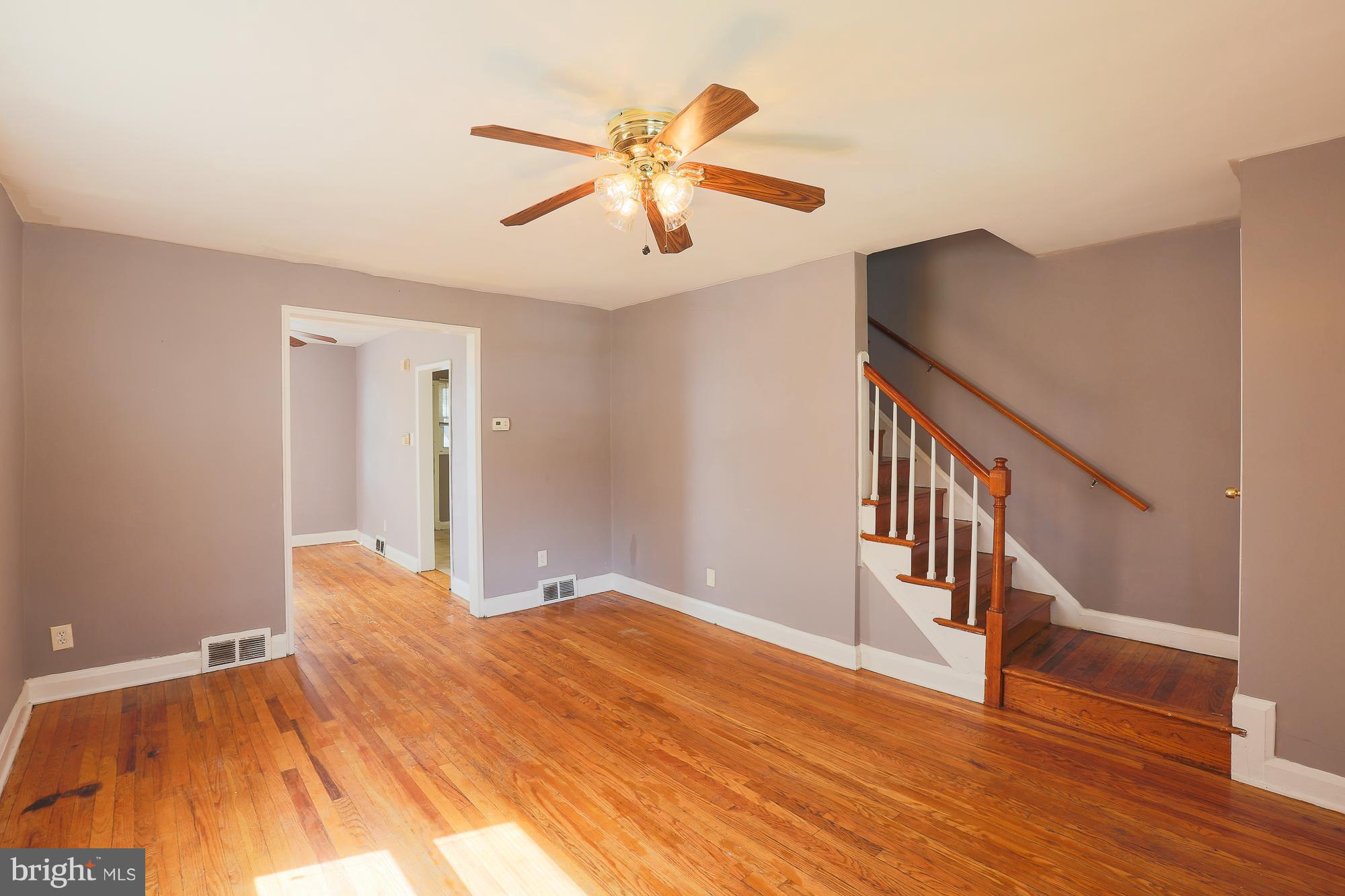 3919 Rokeby Road Baltimore, MD 21229 - Photo 4 of 26 Living Room