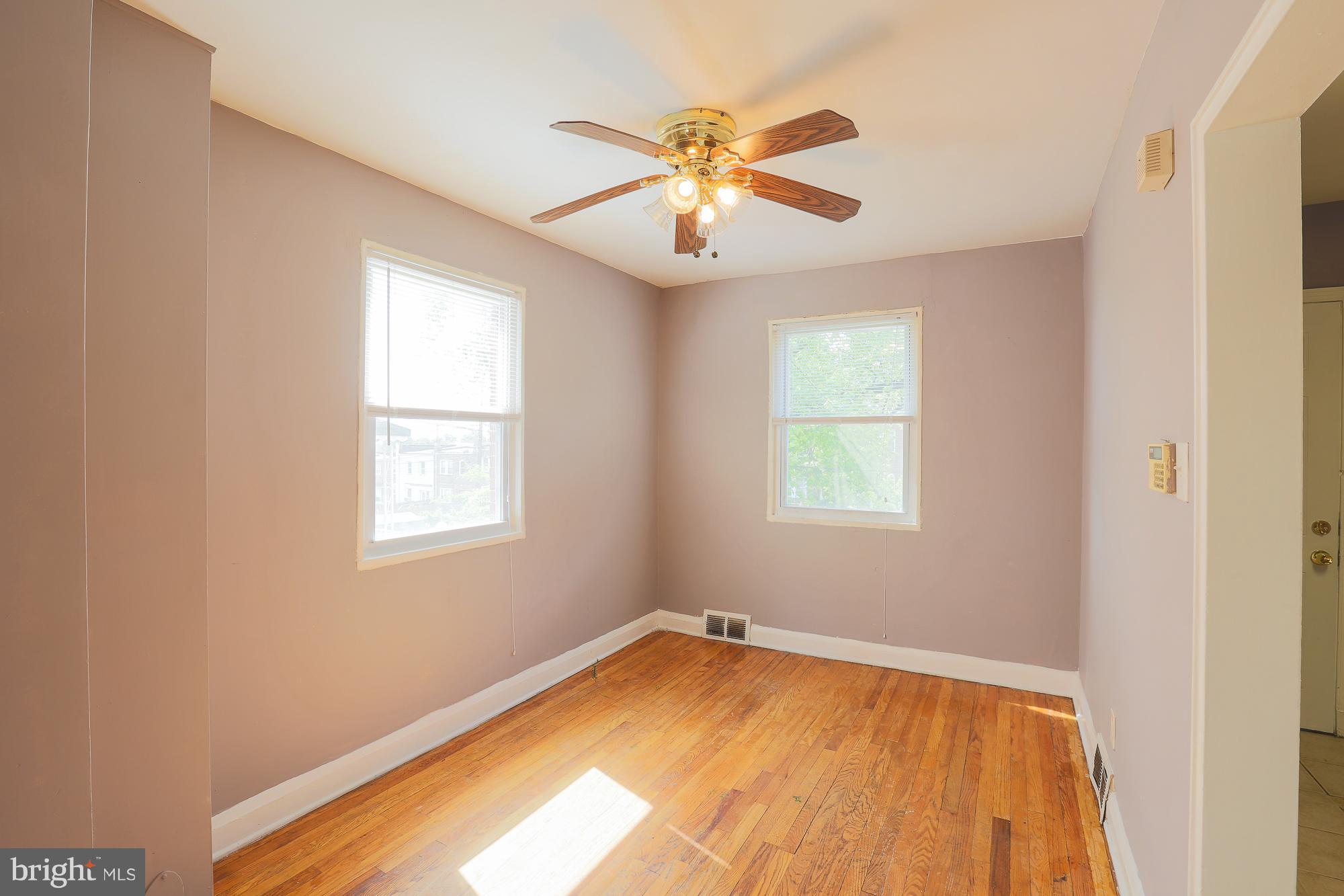 3919 Rokeby Road Baltimore, MD 21229 - Photo 8 of 26 Dining Room