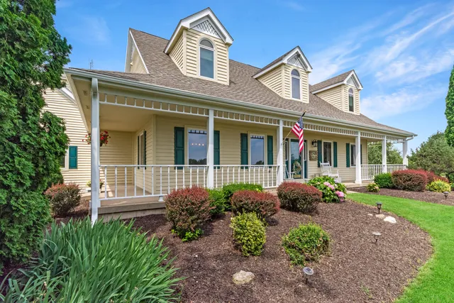 $825,000 | W1281 Siena Circle, Lake Geneva, WI 53147