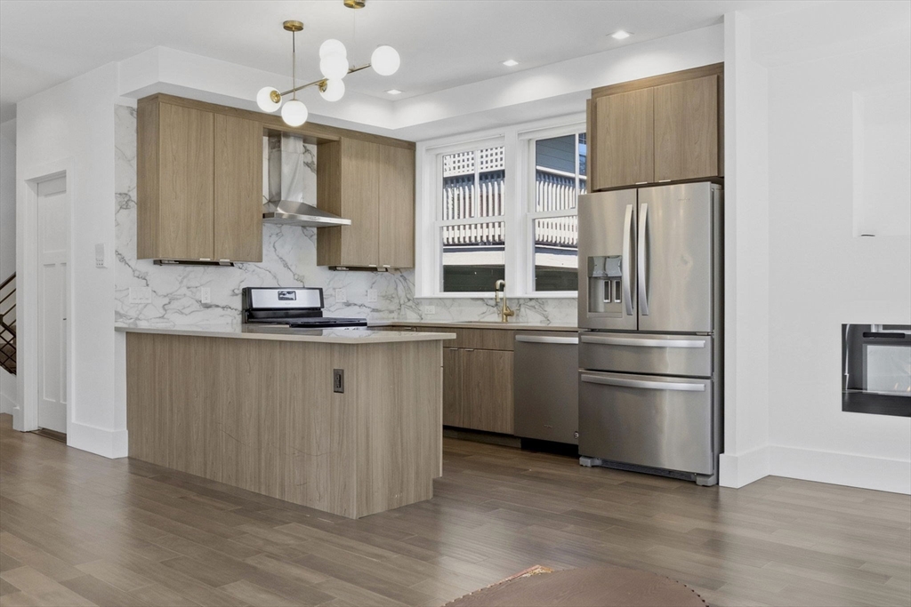 10 R Spring Garden Street, Unit 3 Boston, MA 02125 - Photo 7 of 37 Gallery Image 7