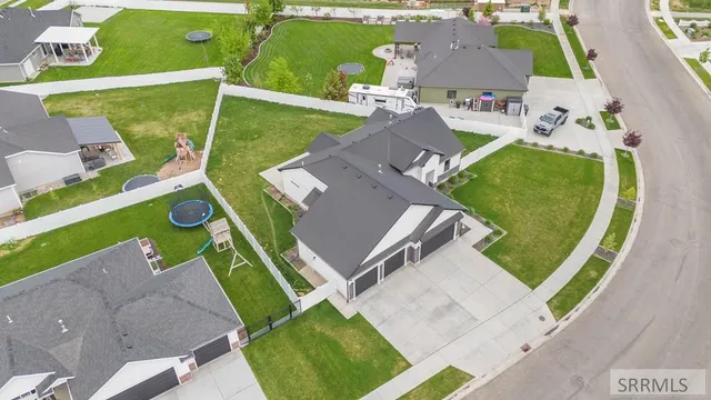 $630,000 | 928 North Greenwillow Lane, Idaho Falls, ID 83401