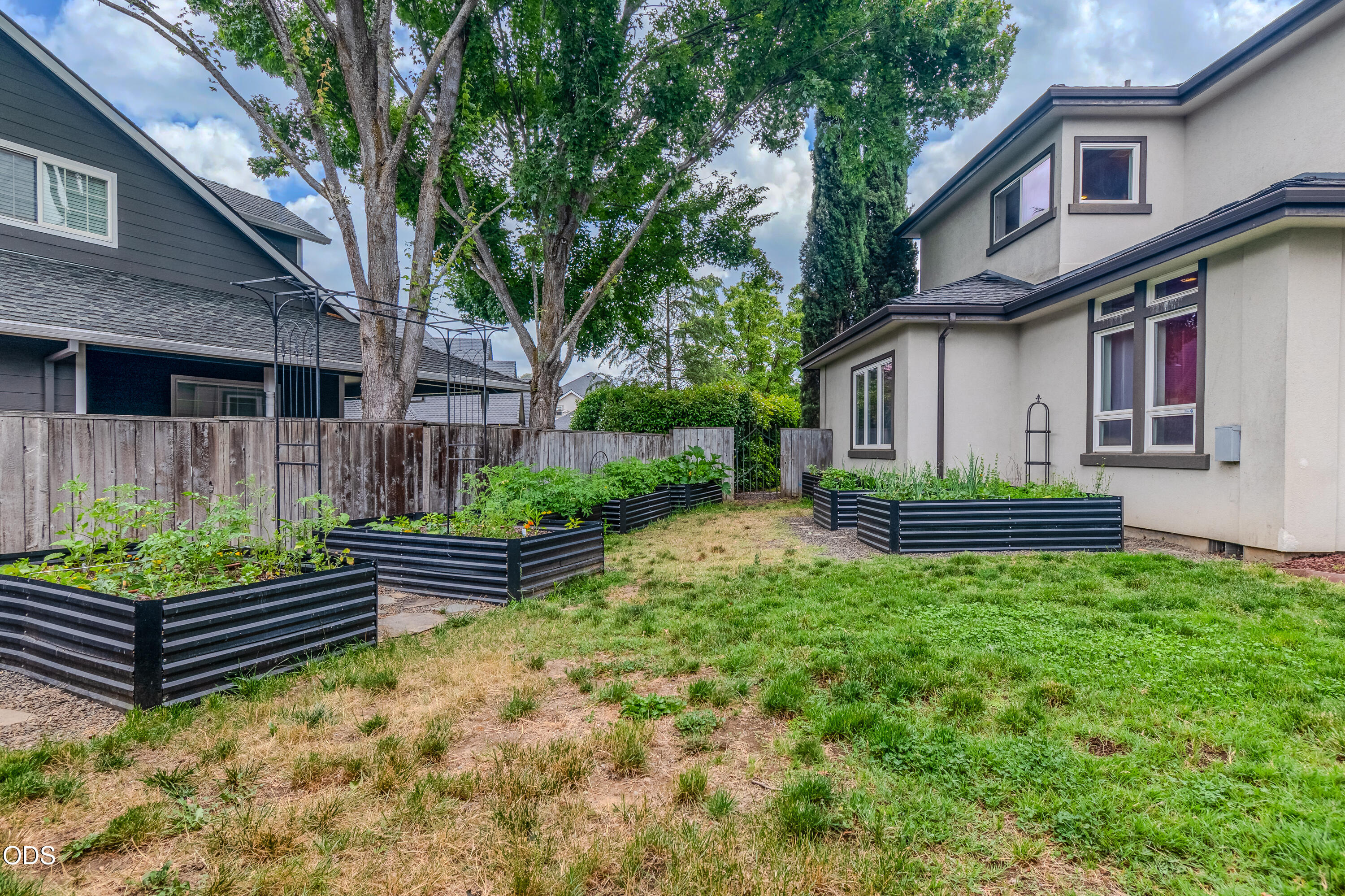 2401 Fox Run Medford, OR 97504 - Photo 52 of 57