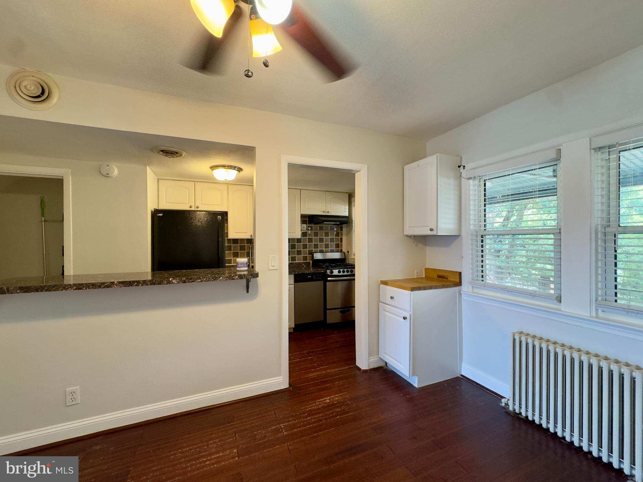4 Warren Road Baltimore, MD 21221 - Photo 5 of 22