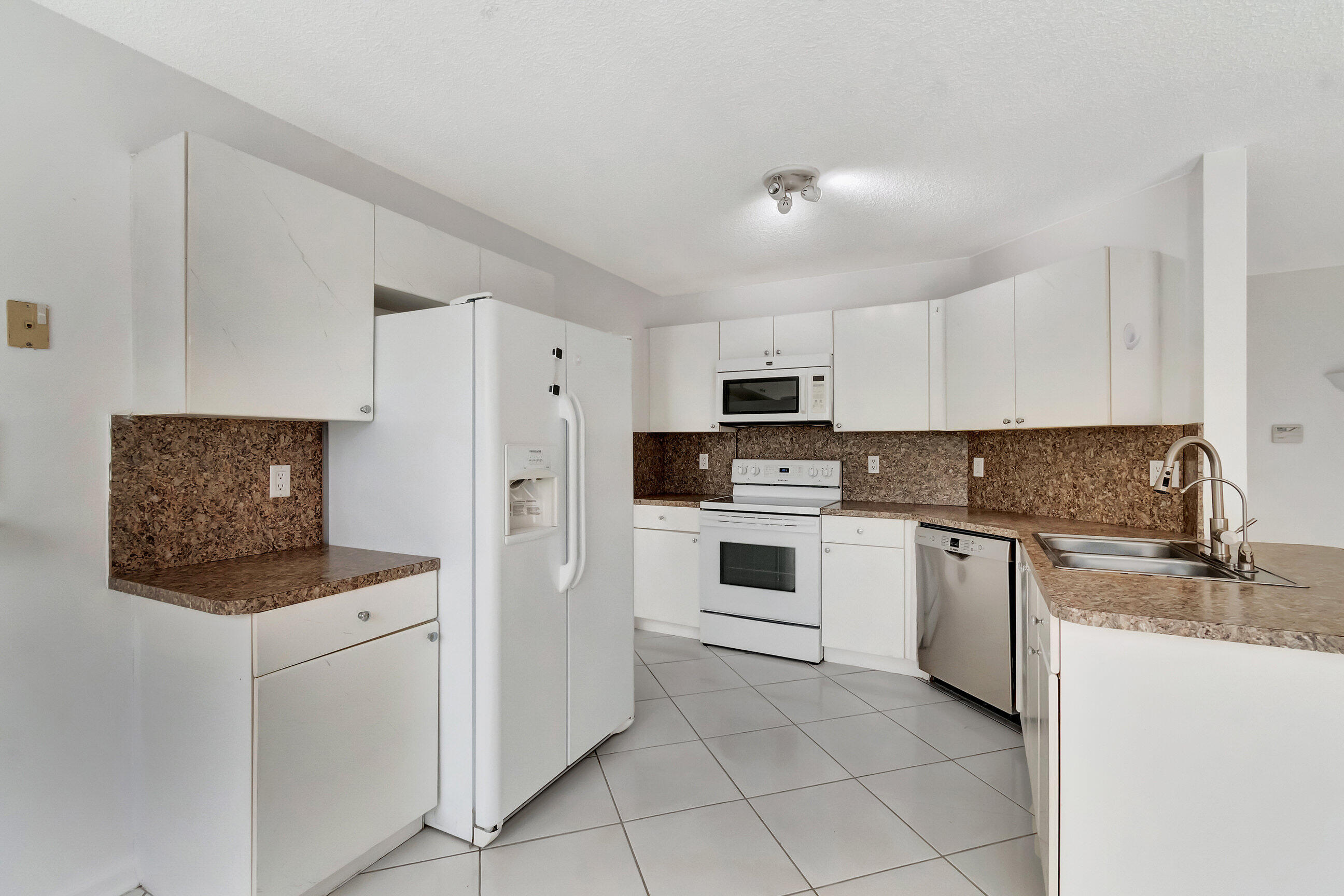 8895 Sonoma Lake Boulevard Boca Raton, FL 33434 - Photo 19 of 53 DSC_7822