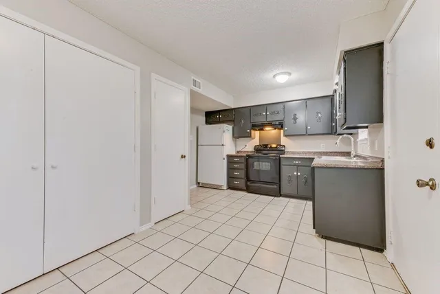 $1,320 | 1726 West Sanford Street, Unit B, Arlington, TX 76012