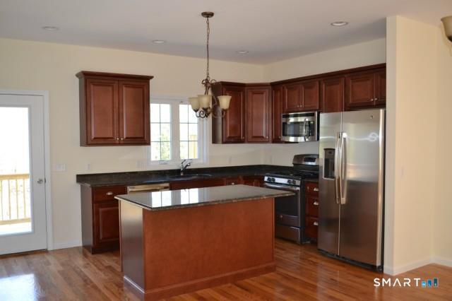 18 Oak Branch Drive, Unit 18 Brookfield, CT 06804 - Photo 2 of 10