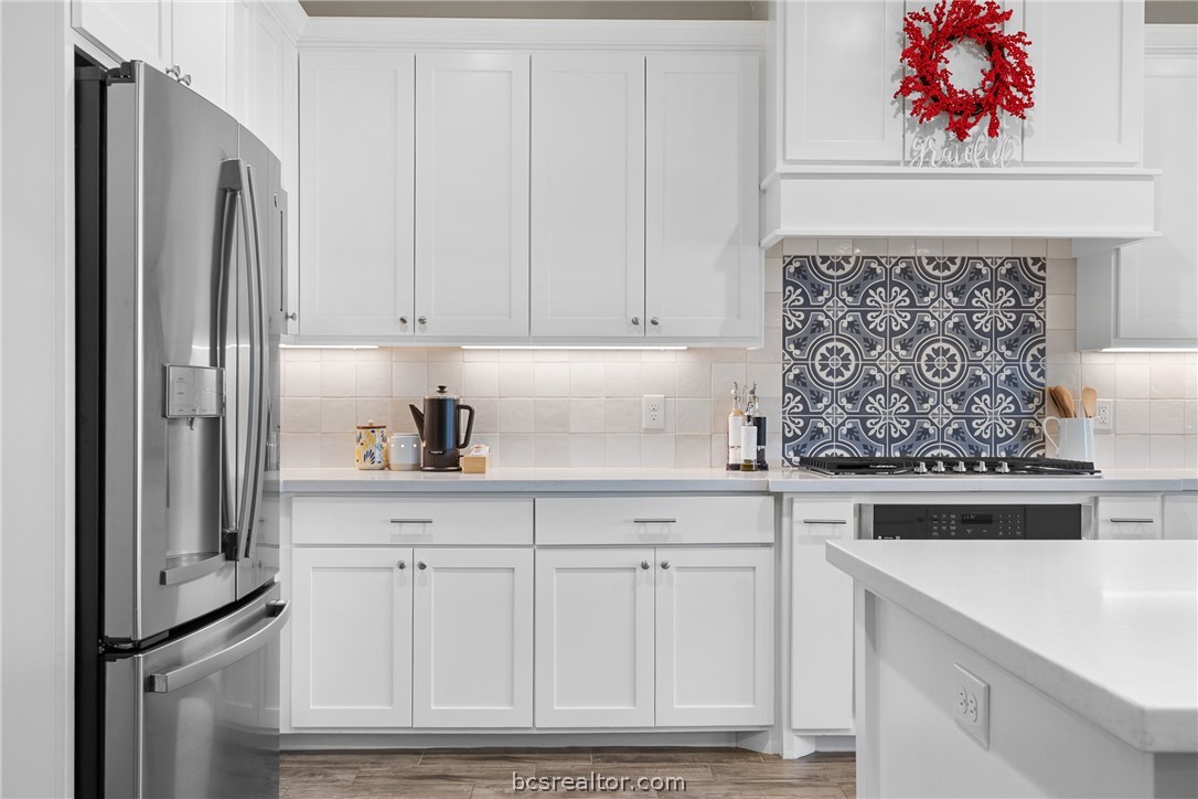 3222 Hunters Crossing Bryan, TX 77808 - Photo 15 of 44 Kitchen