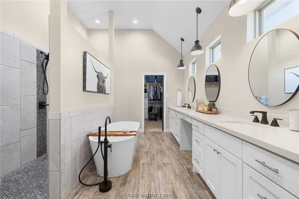 $639,900 | 3222 Hunters Crossing, Bryan, TX 77808