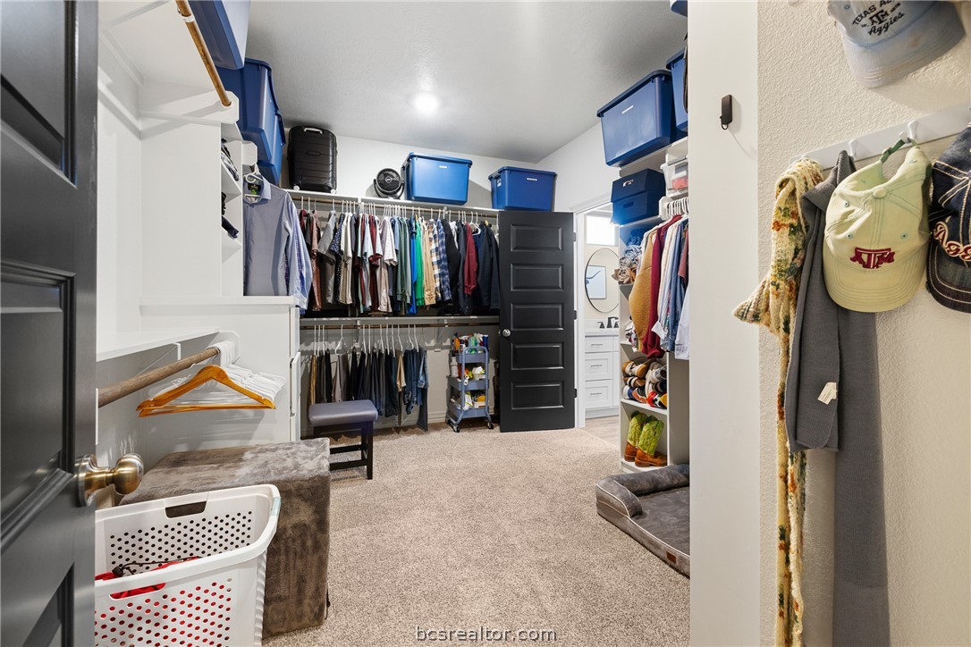 3222 Hunters Crossing Bryan, TX 77808 - Photo 26 of 44 Master Closet.