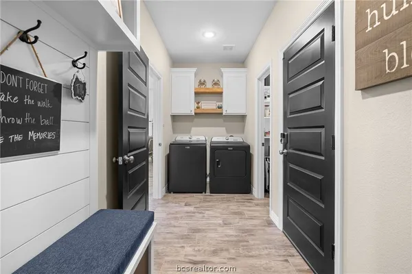 $639,900 | 3222 Hunters Crossing, Bryan, TX 77808
