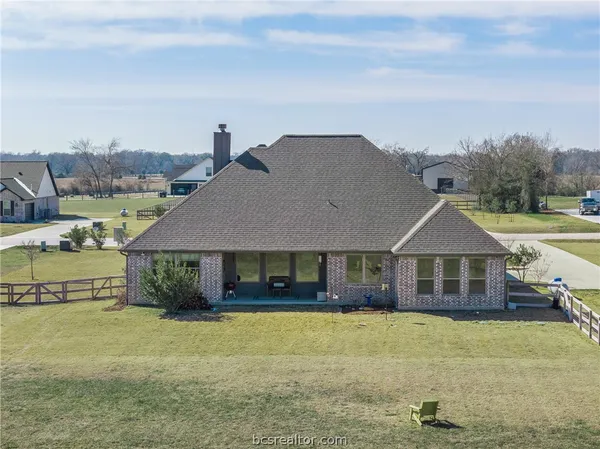$639,900 | 3222 Hunters Crossing, Bryan, TX 77808