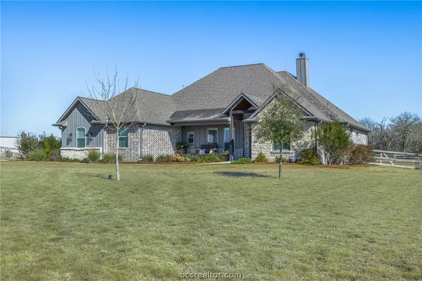 $639,900 | 3222 Hunters Crossing, Bryan, TX 77808