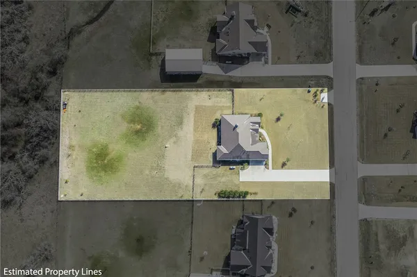 $639,900 | 3222 Hunters Crossing, Bryan, TX 77808