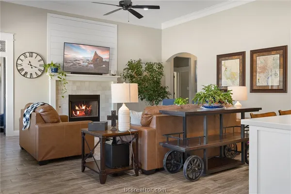 $639,900 | 3222 Hunters Crossing, Bryan, TX 77808