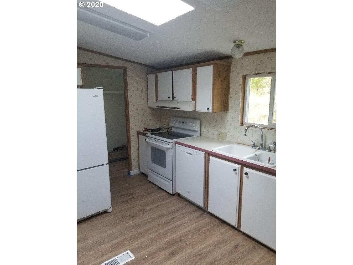 953 Lockwood Road Roseburg, OR 97471 - Photo 12 of 24 Gallery Image 12