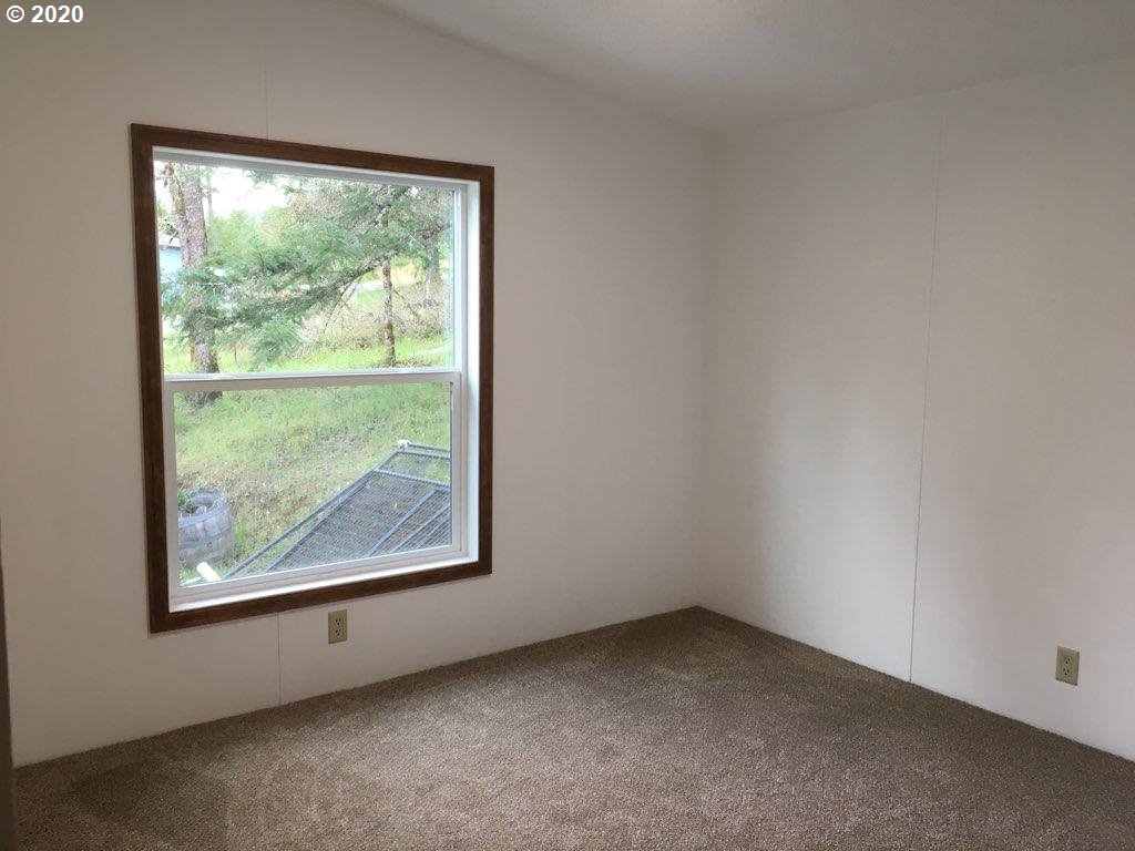 953 Lockwood Road Roseburg, OR 97471 - Photo 20 of 24 Gallery Image 20