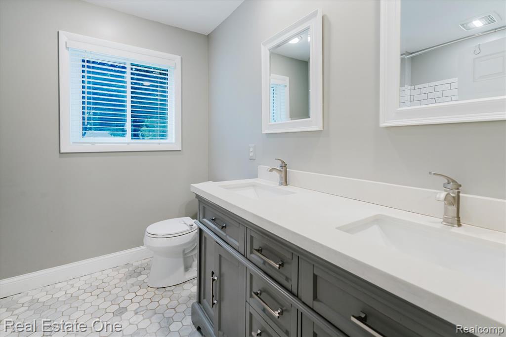2270 Kingsford Road Rochester Hills, MI 48309 - Photo 35 of 43
