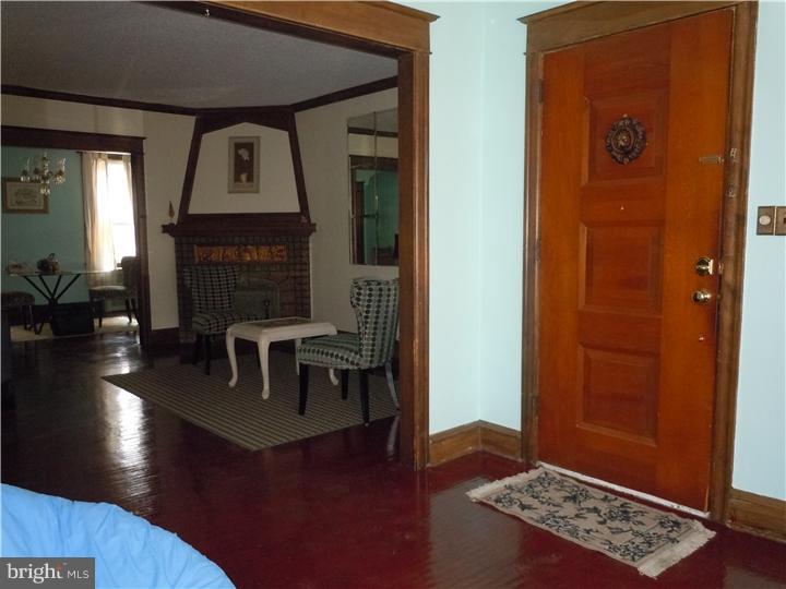 268 Copley Road Upper Darby, PA 19082 - Photo 2 of 17 Enclosed Porch