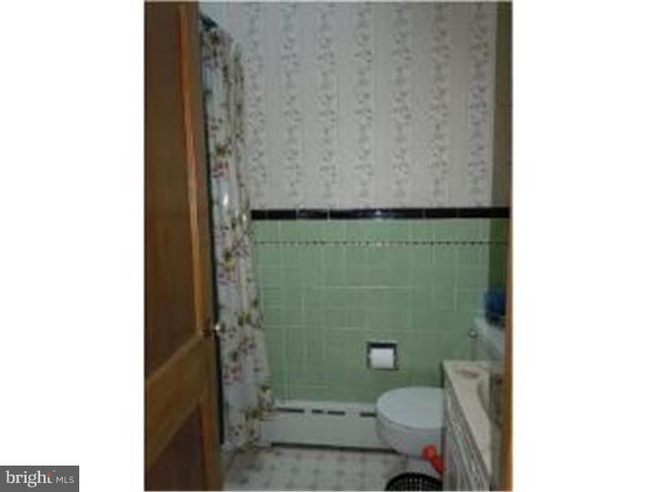 268 Copley Road Upper Darby, PA 19082 - Photo 16 of 17 Bathroom