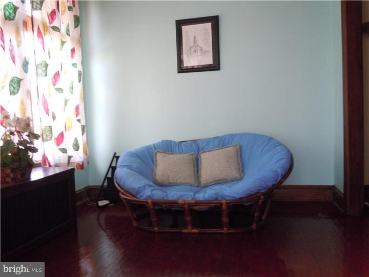 268 Copley Road Upper Darby, PA 19082 - Photo 3 of 17 Enclosed Porch