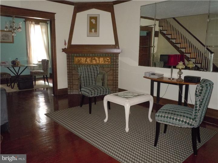 268 Copley Road Upper Darby, PA 19082 - Photo 5 of 17 Living Room