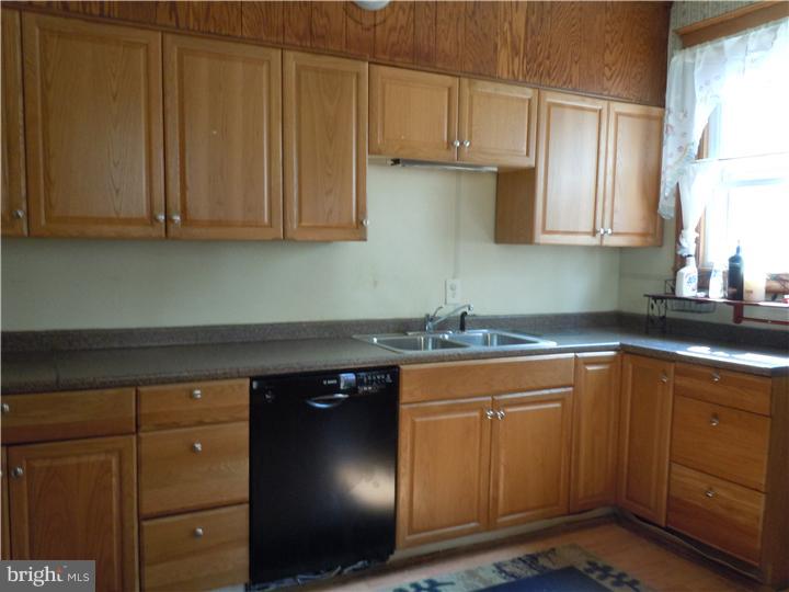 268 Copley Road Upper Darby, PA 19082 - Photo 7 of 17 Kitchen