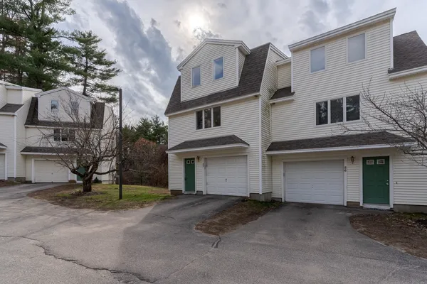 $339,900 | 57 Dunns Bridge Lane, Dover, NH 03820