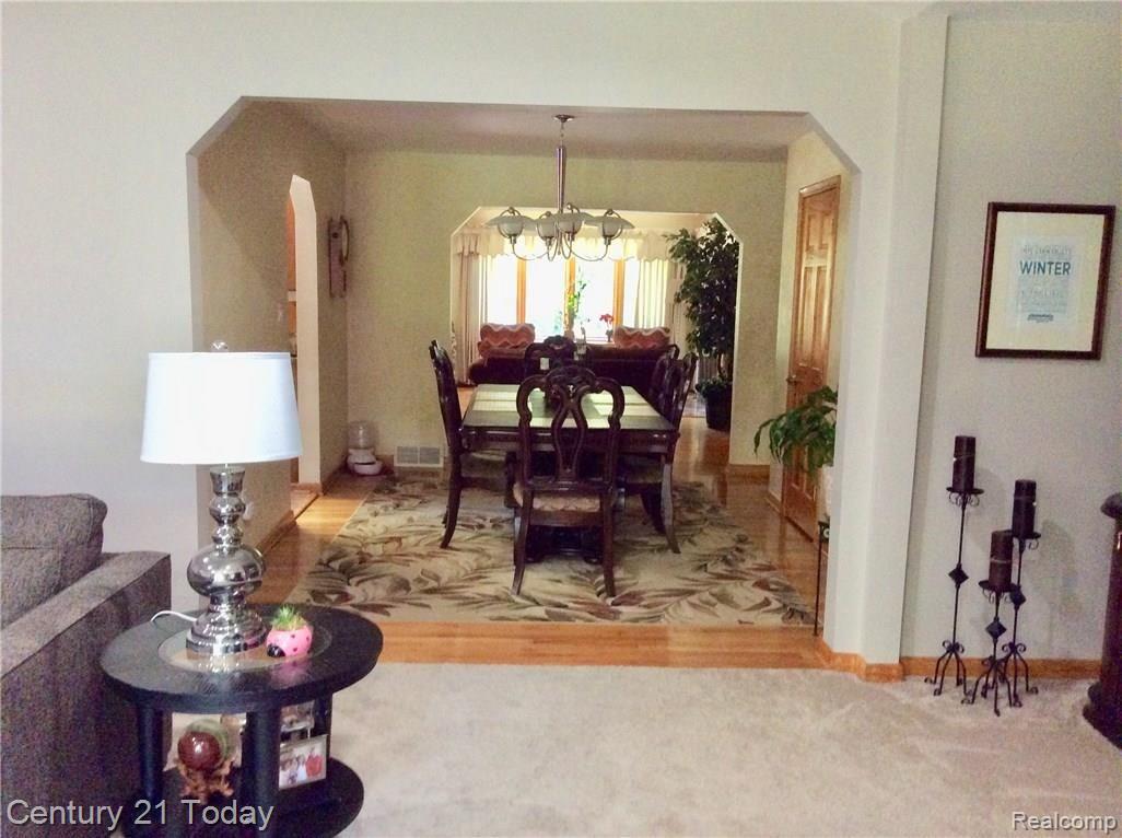 10381 Wayne Road Livonia, MI 48150 - Photo 20 of 54 IMG_5449.jpg