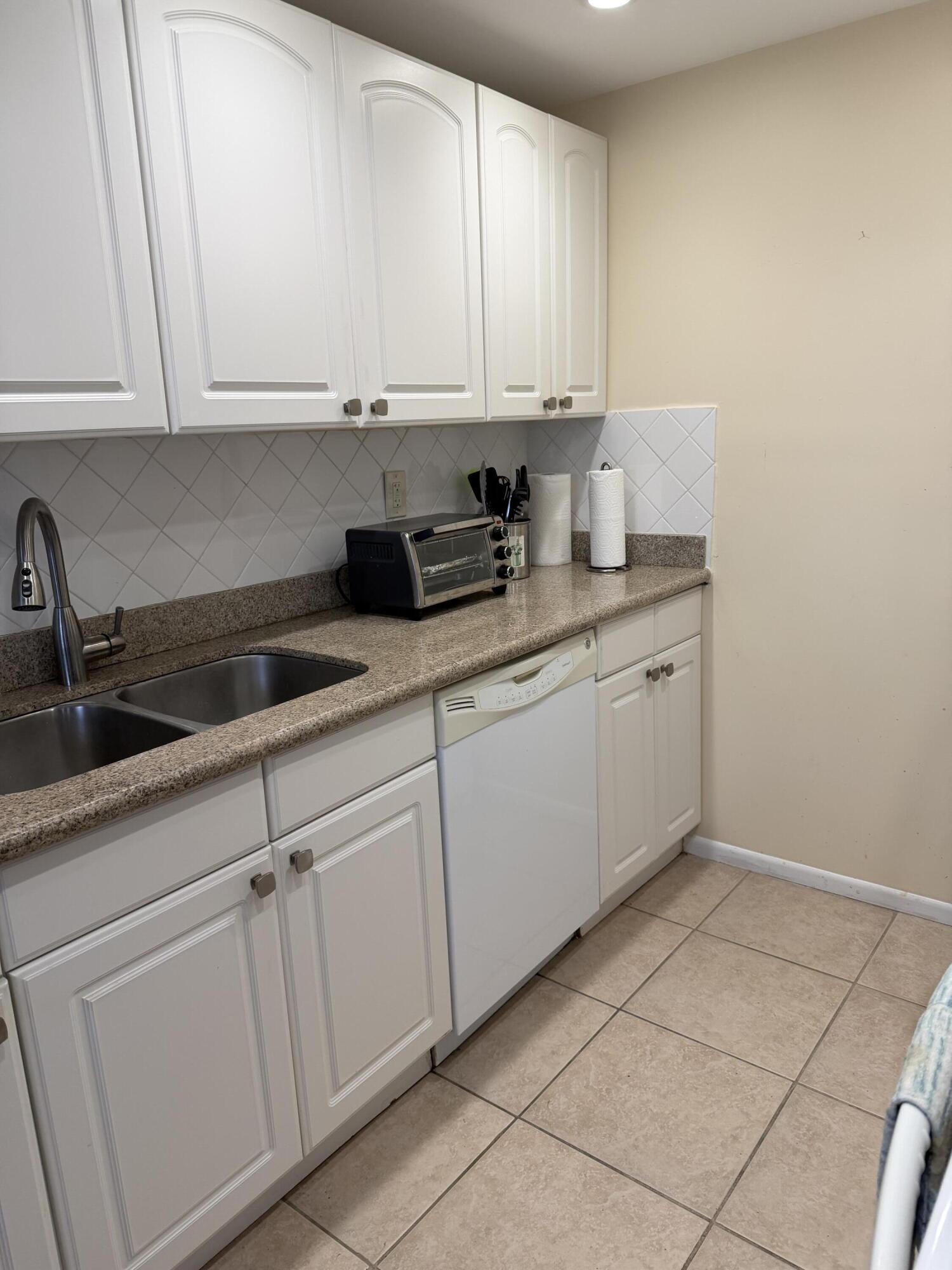 2029 Exeter Boca Raton, FL 33434 - Photo 2 of 20 IMG_1922