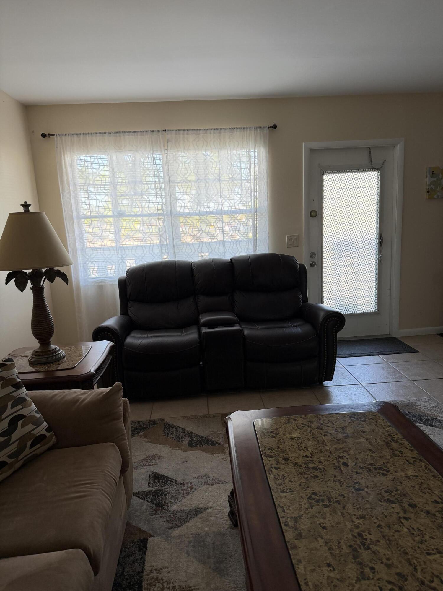 2029 Exeter Boca Raton, FL 33434 - Photo 7 of 20 IMG_1924