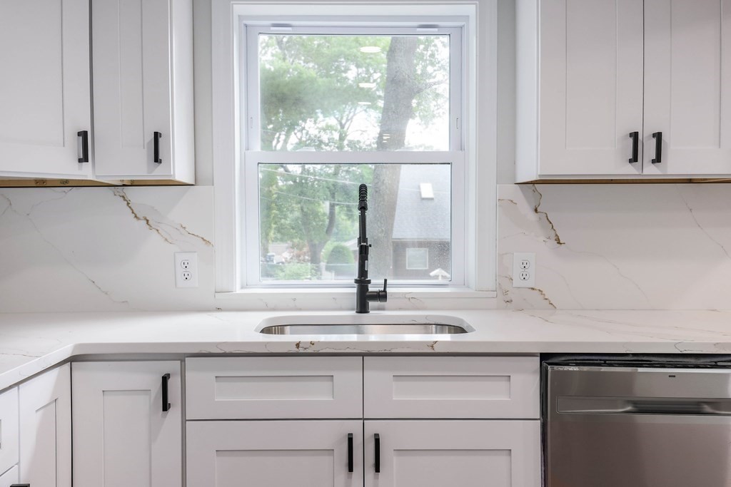 71 Park Road Charlton, MA 01507 - Photo 19 of 42