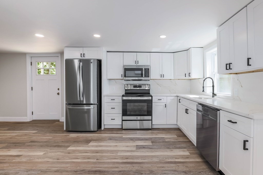 71 Park Road Charlton, MA 01507 - Photo 20 of 42