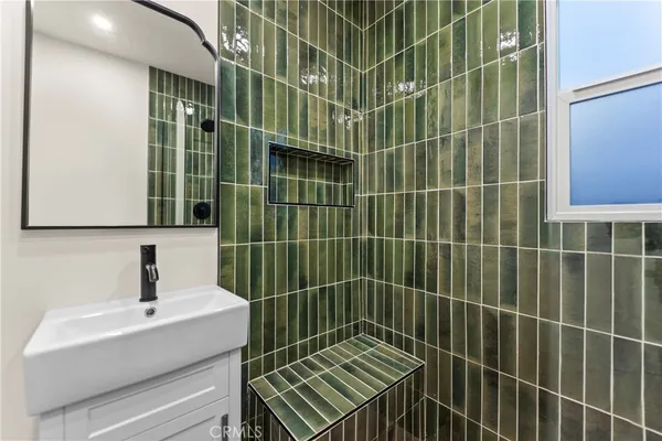 $3,400 | 425 Venice Way, Unit 1/2, Venice, CA 90291