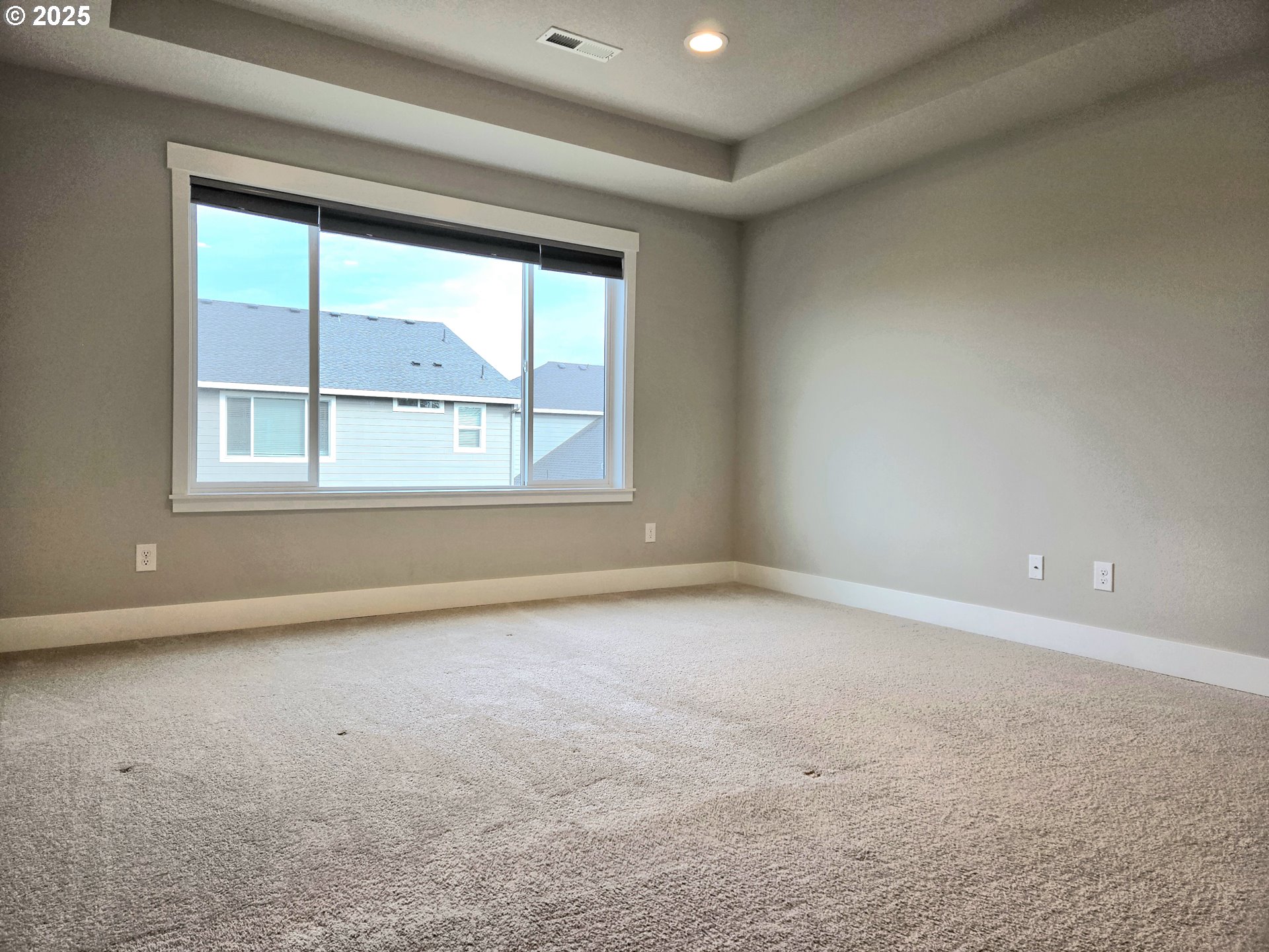 8524 North 1st Street Ridgefield, WA 98642 - Photo 24 of 48 an empty room with a window