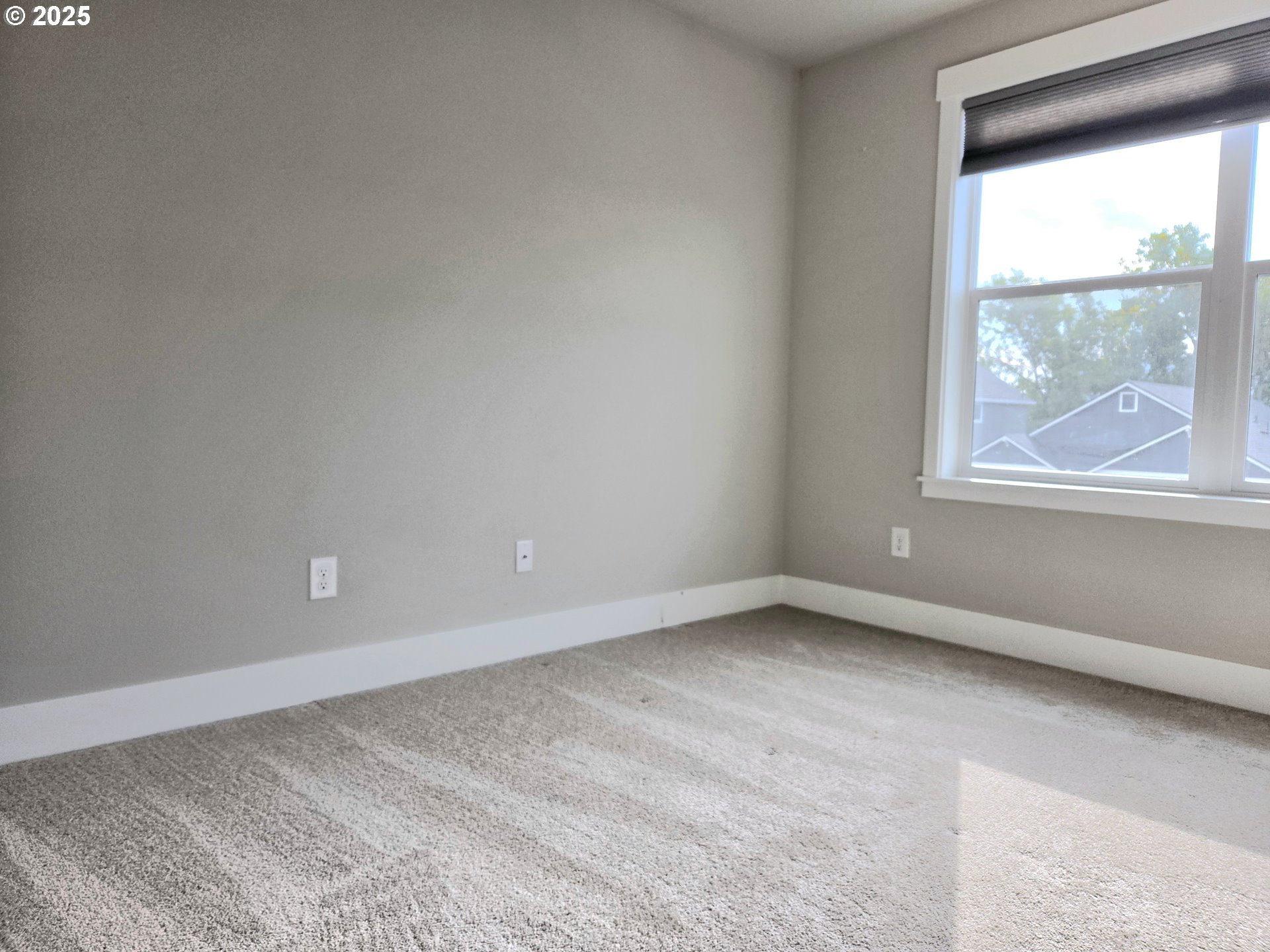 8524 North 1st Street Ridgefield, WA 98642 - Photo 33 of 48 an empty room with a window