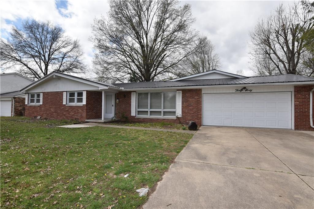 3040 Taylor Road Columbus, IN 47203 - Photo 1 of 19 Gallery Image 1