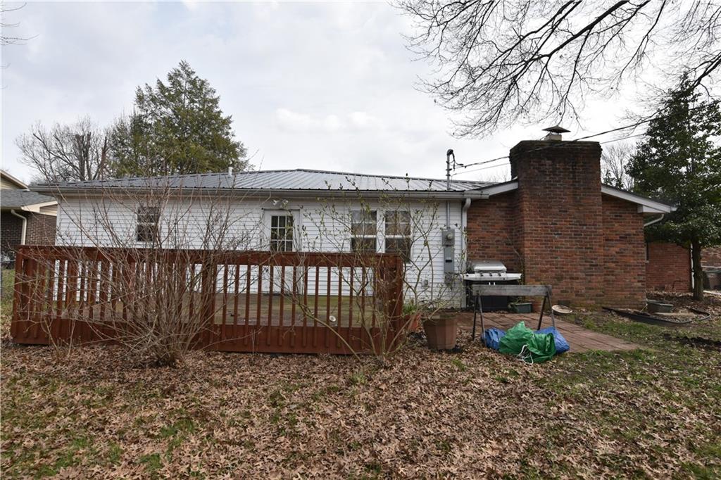 3040 Taylor Road Columbus, IN 47203 - Photo 3 of 19 Gallery Image 3