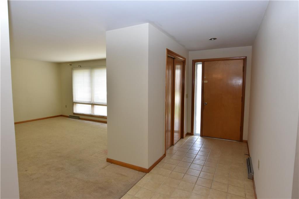 3040 Taylor Road Columbus, IN 47203 - Photo 4 of 19 Gallery Image 4
