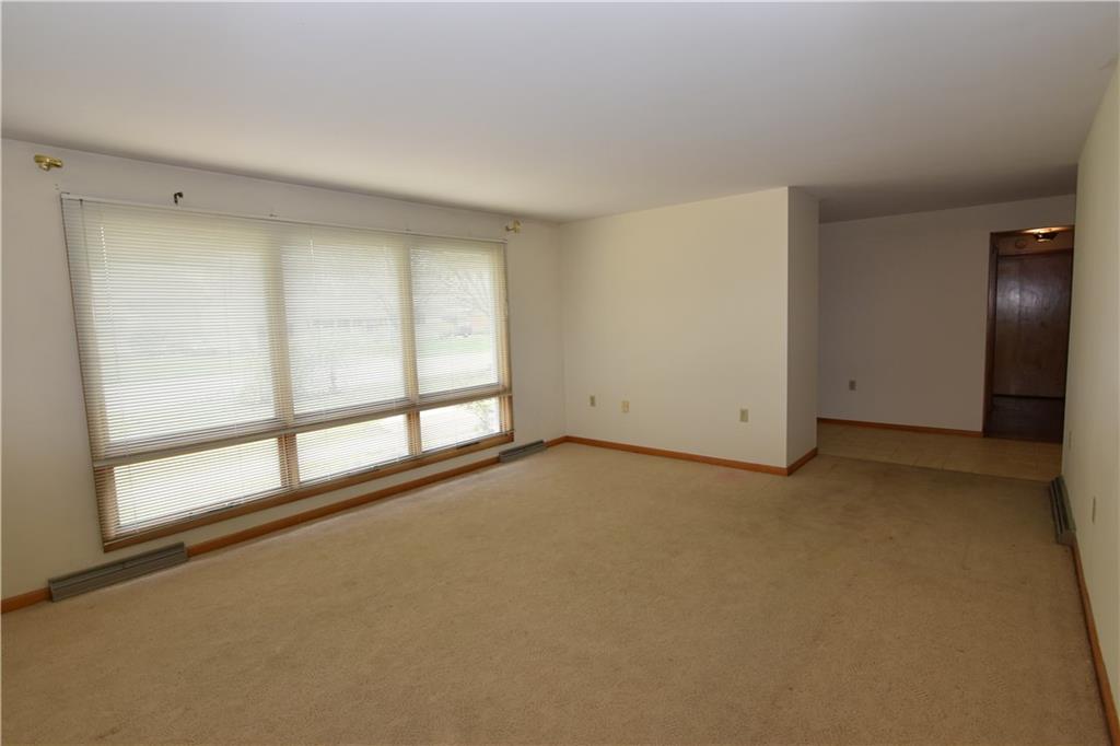3040 Taylor Road Columbus, IN 47203 - Photo 5 of 19 Gallery Image 5