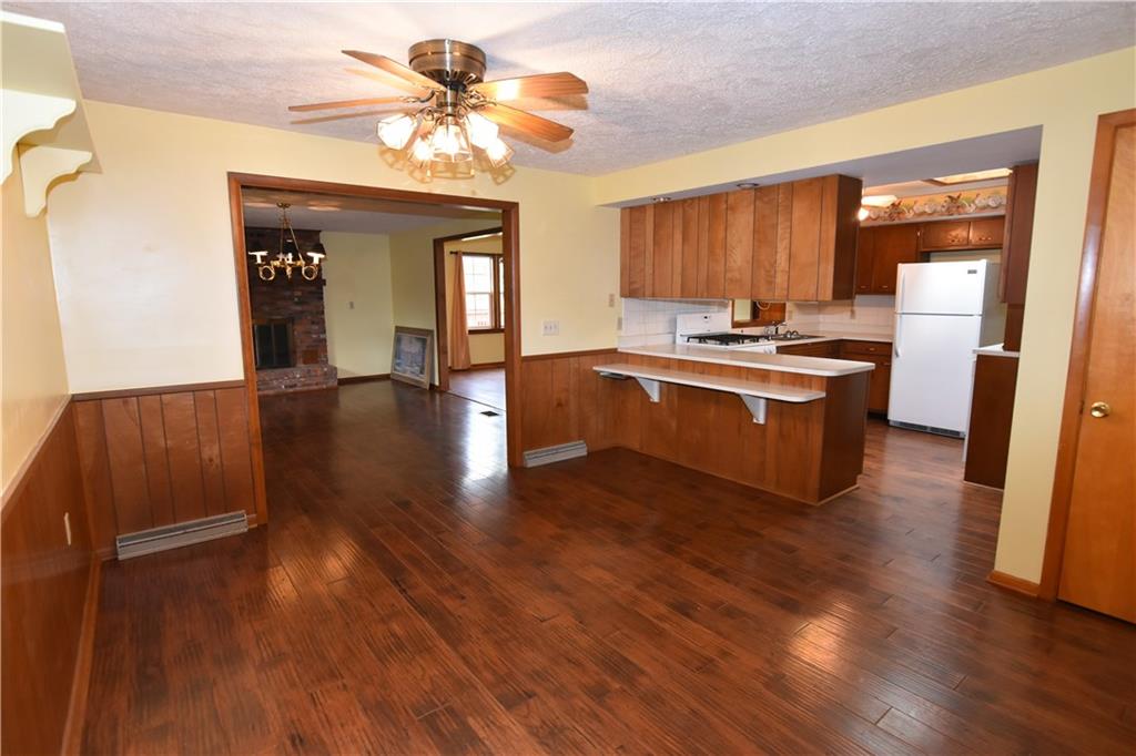 3040 Taylor Road Columbus, IN 47203 - Photo 6 of 19 Gallery Image 6