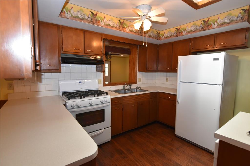 3040 Taylor Road Columbus, IN 47203 - Photo 7 of 19 Gallery Image 7