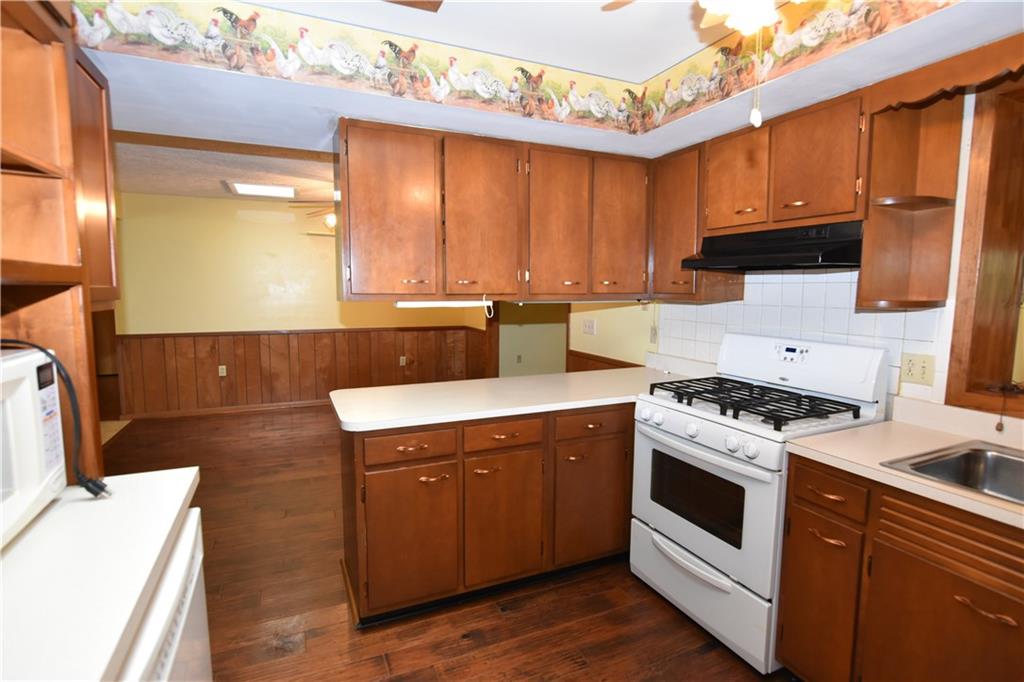 3040 Taylor Road Columbus, IN 47203 - Photo 8 of 19 Gallery Image 8