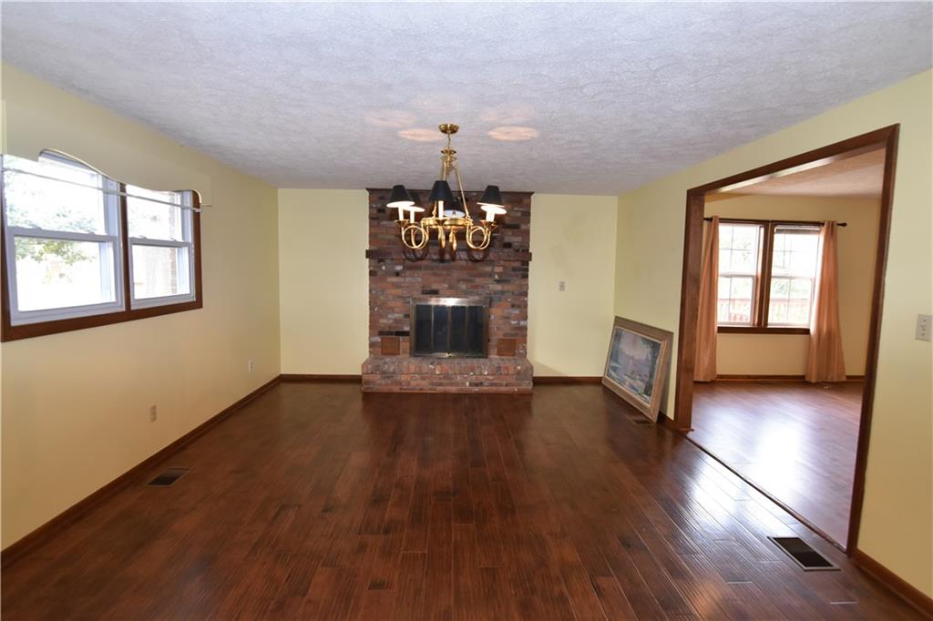 3040 Taylor Road Columbus, IN 47203 - Photo 9 of 19 Gallery Image 9
