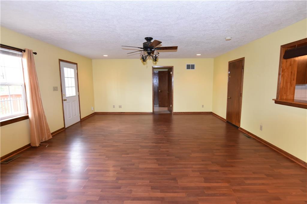 3040 Taylor Road Columbus, IN 47203 - Photo 10 of 19 Gallery Image 10