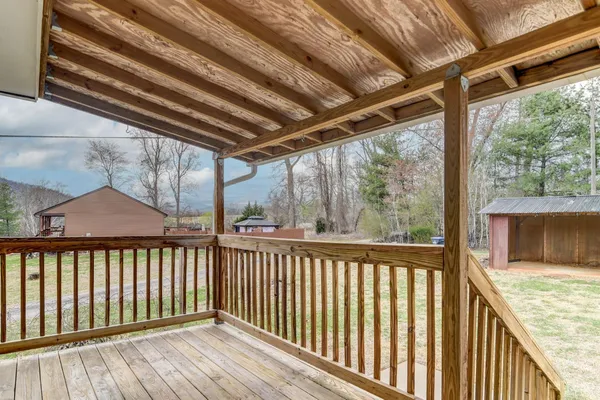 $349,900 | 586 Kenmore Road, Amherst, VA 24521