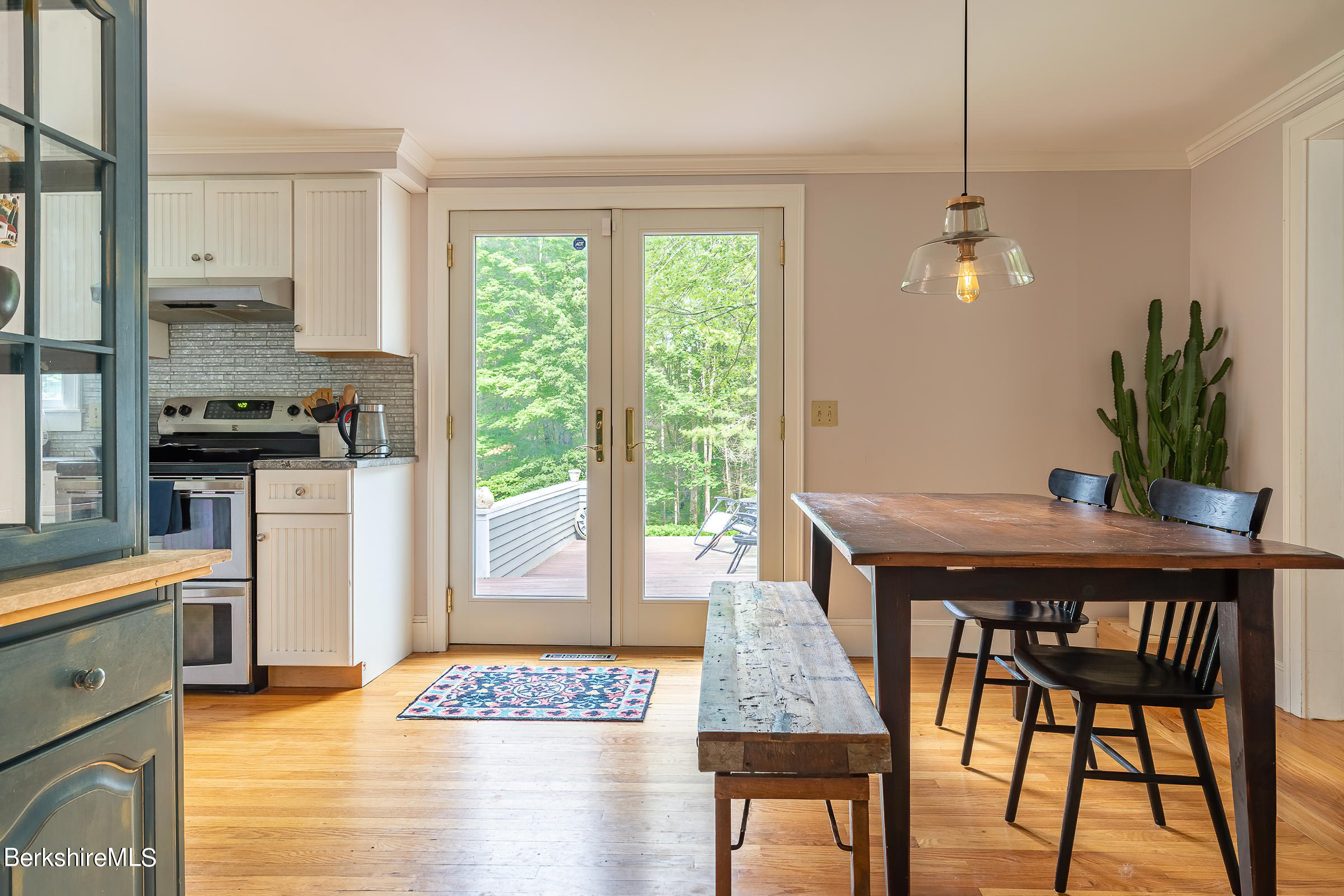 347 South Undermountain Road Sheffield, MA 01257 - Photo 13 of 31 13 dining 4