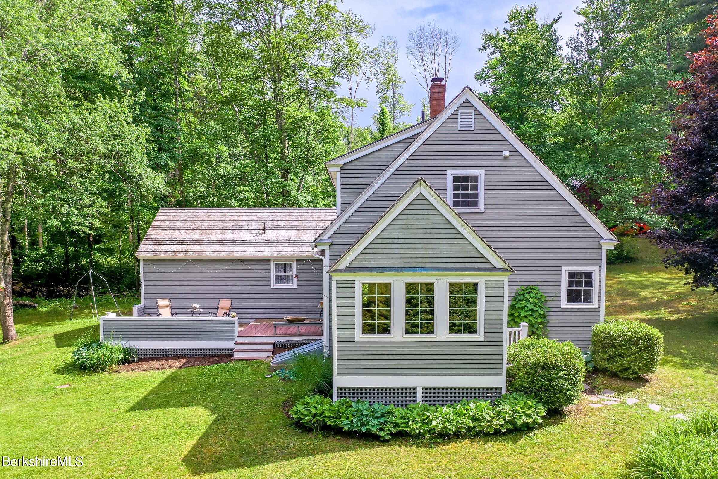 347 South Undermountain Road Sheffield, MA 01257 - Photo 3 of 31 3 side view