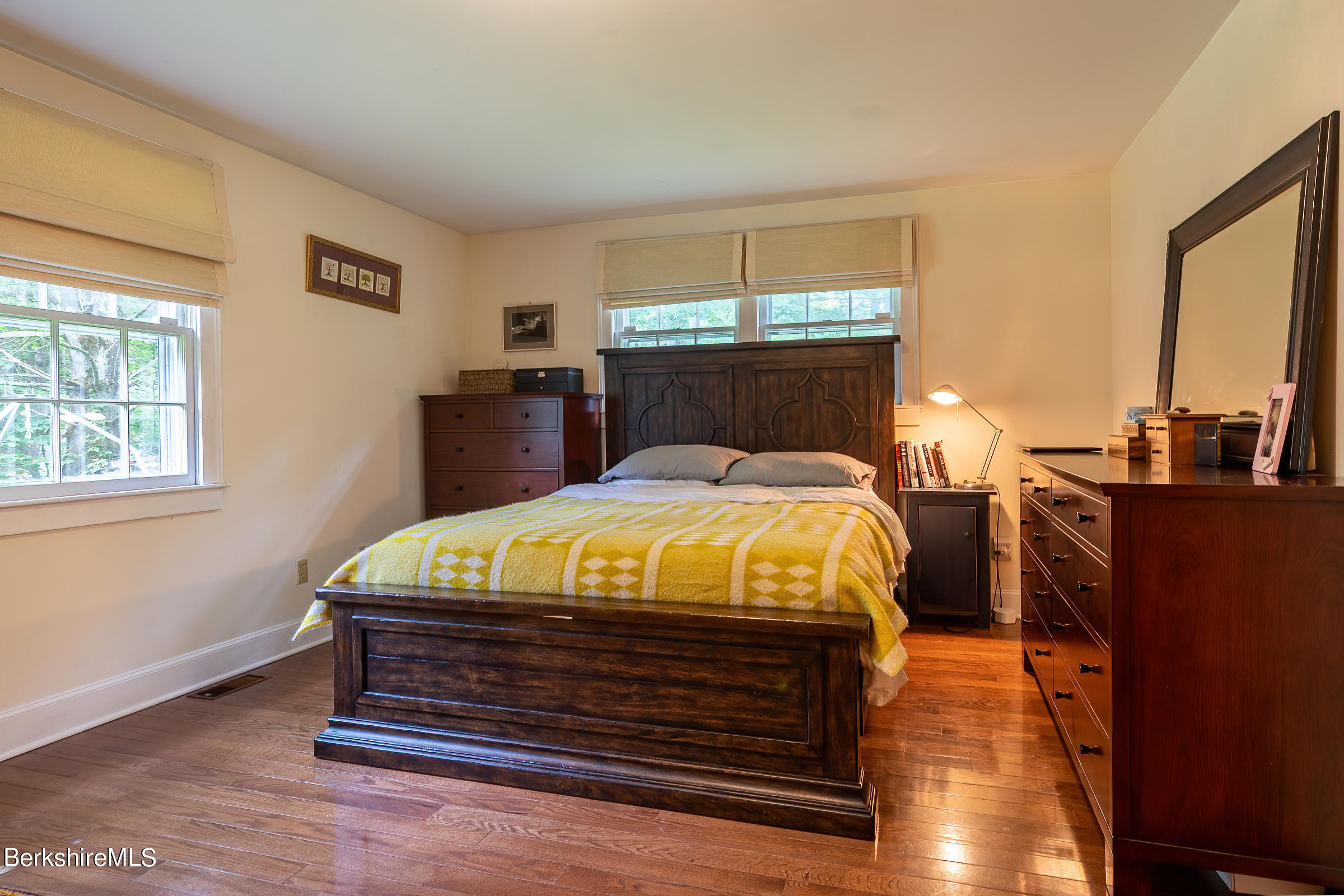 347 South Undermountain Road Sheffield, MA 01257 - Photo 21 of 31 21 1st floor bedroom