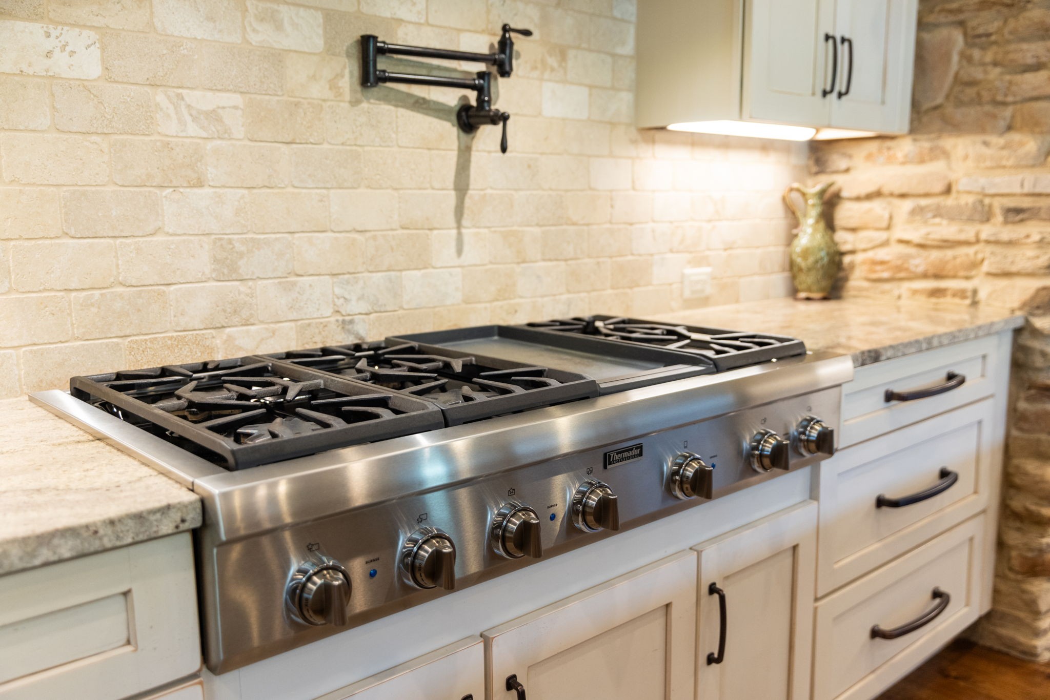 641 Legends Crest Drive Franklin, TN 37069 - Photo 17 of 99 a stove top oven sitting inside of a kitchen