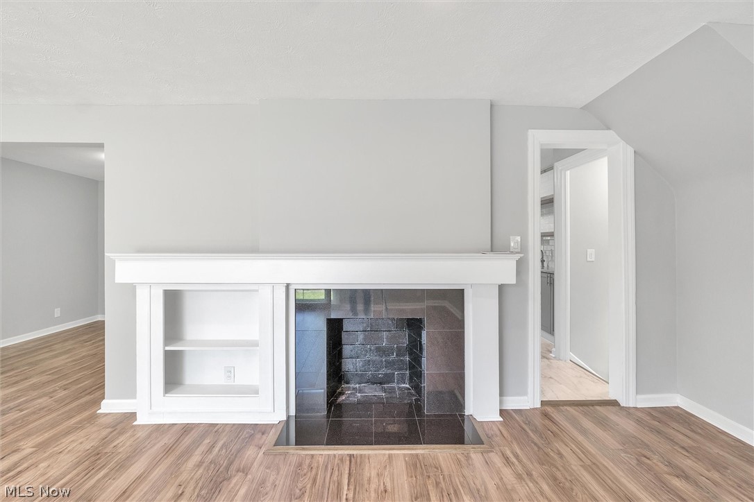 3738 Bainbridge Road Cleveland Heights, OH 44118 - Photo 8 of 31